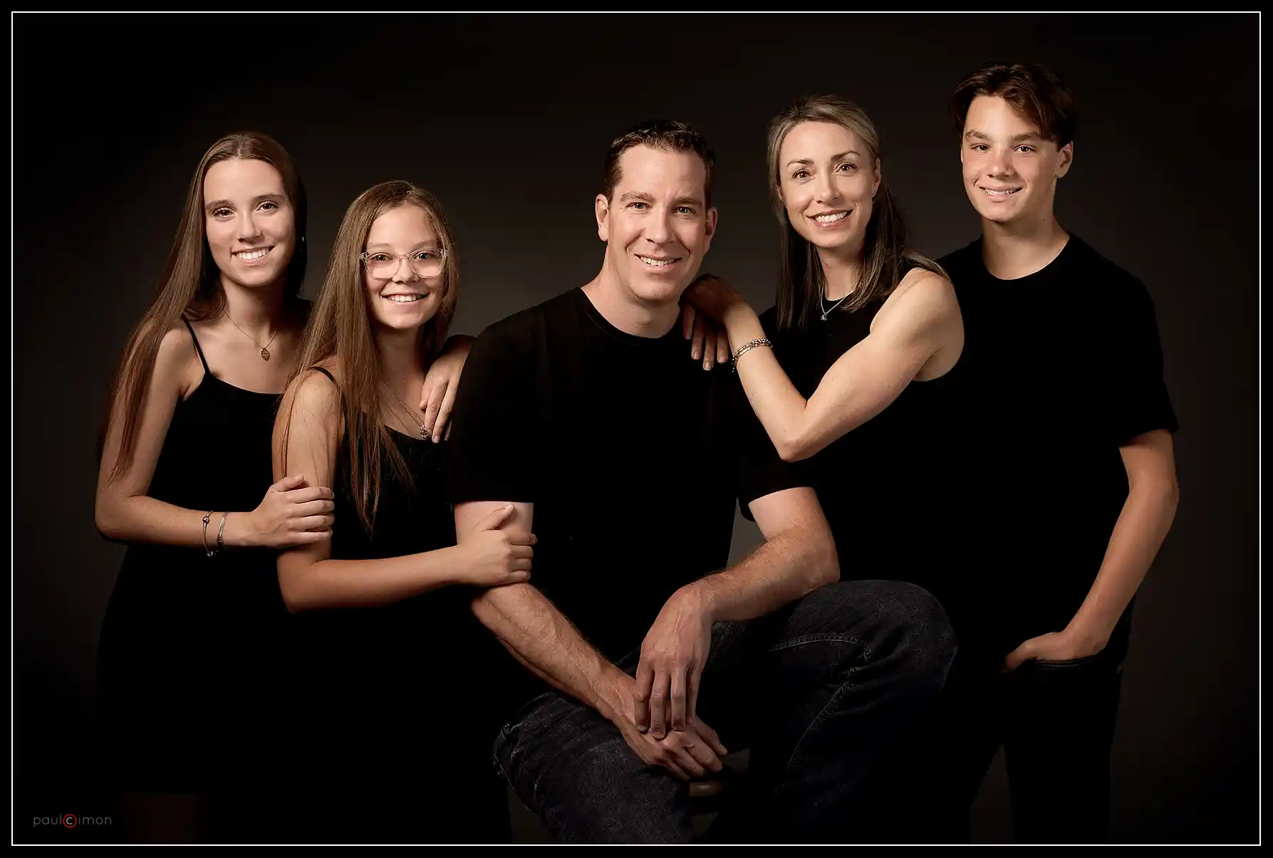 103942 Portrait de famille Dion